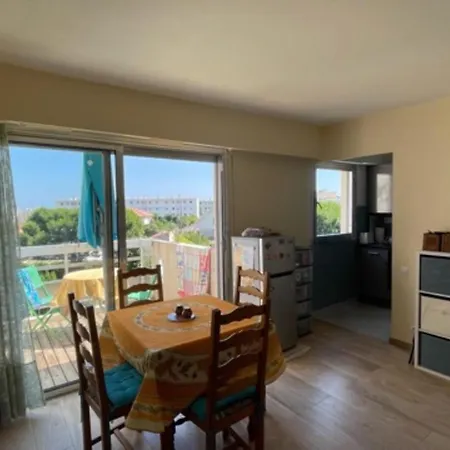 Studio With Balcony 250m From The Beach أنتيب